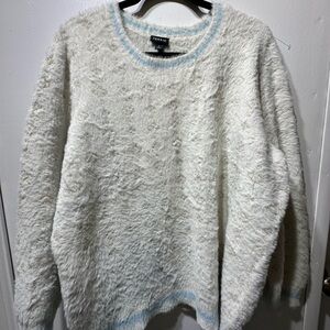 Torrid Ivory Fuzzy Crewneck Sweater with Light Blue Trim sz 2